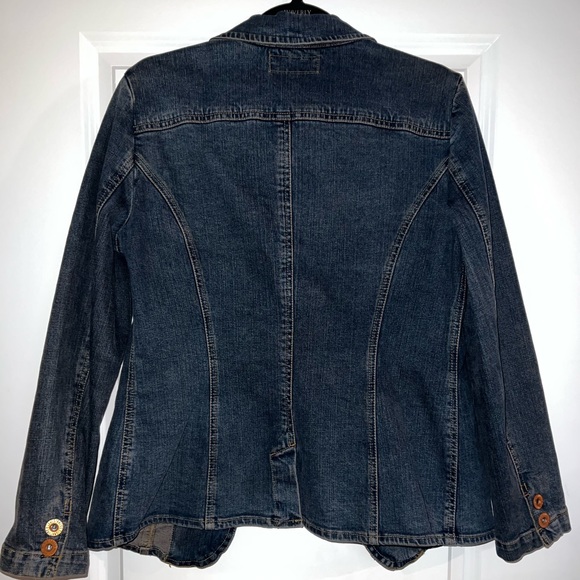 Gently Used - Picture 2 of 6